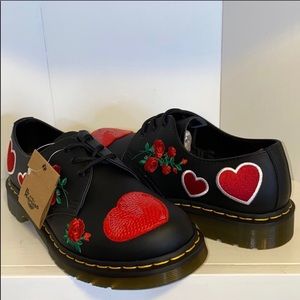 AUTH NIB DR. MARTENS 1461 SEQUIN HEARTS OXFORD